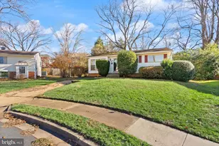 1412 Patrick Cir SW, Vienna, VA 22180 - Photo 3