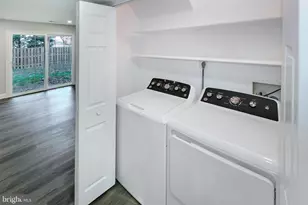 1279 Bond St, Herndon, VA 20170 - Photo 33