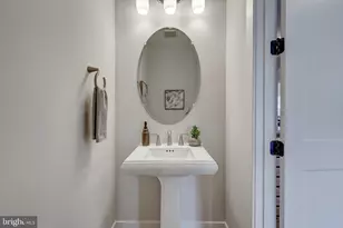 903 Hillcrest Dr SW, Vienna, VA 22180 - Photo 13