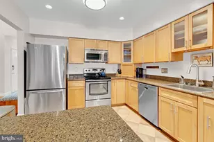 1465 Hampton Hill Cir, McLean, VA 22101 - Photo 17