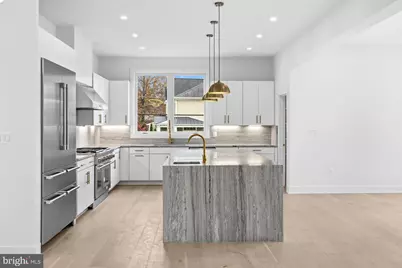 719 Meadow Lane SW, Vienna, VA 22180 - Photo 5