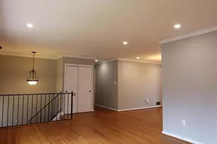 102 Yeonas Dr SE, Vienna, VA 22180 - Photo 3