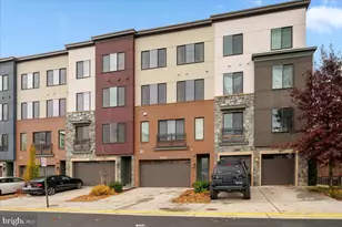 4902 Trail Vista Ln, Chantilly, VA 20151 - Photo 3