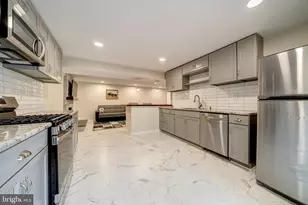 6042 Munson Hill Rd, Falls Church, VA 22041 - Photo 9