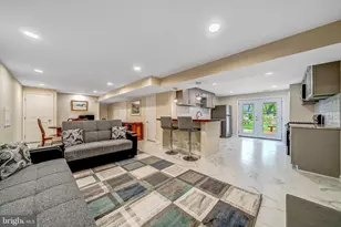 6042 Munson Hill Rd, Falls Church, VA 22041 - Photo 15