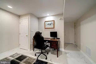 6042 Munson Hill Rd, Falls Church, VA 22041 - Photo 19