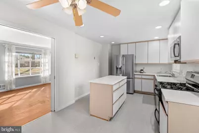 8600 Kentford Drive, Springfield, VA 22152 - Photo 19