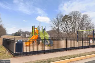 14722 Stream Pond Dr, Centreville, VA 20120 - Photo 23