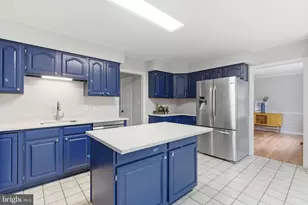 896 Broad Oaks Dr, Herndon, VA 20170 - Photo 3