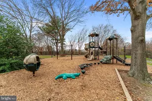 5901 Mt Eagle Dr, Alexandria, VA 22303 - Photo 23