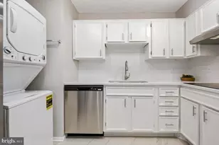 5902 Mt Eagle Dr, Alexandria, VA 22303 - Photo 13