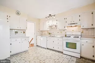 6144 Chesterbrook Rd, McLean, VA 22101 - Photo 21