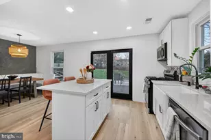 4010 Novar Dr, Chantilly, VA 20151 - Photo 5