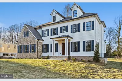 352 Ayr Hill Avenue NE, Vienna, VA 22180 - Photo 3