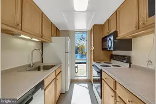 11400 Washington Plaza W, Reston, VA 20190 - Photo 19