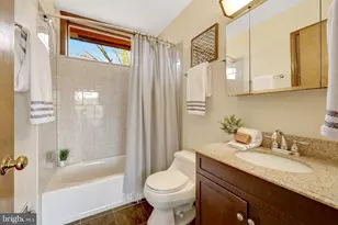 6220 Lakeview Dr, Falls Church, VA 22041 - Photo 45