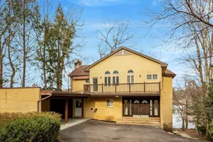 6220 Lakeview Dr, Falls Church, VA 22041 - Photo 3