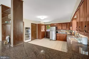 6220 Lakeview Dr, Falls Church, VA 22041 - Photo 23