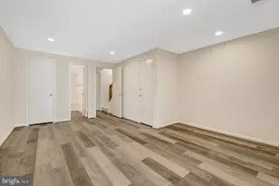 11200 Silentwood Ln, Reston, VA 20191 - Photo 37