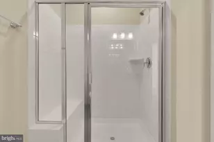 9555 Saintsbury Dr, Fairfax, VA 22031 - Photo 29