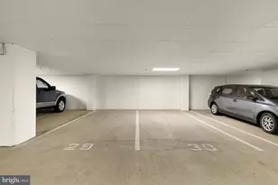 9555 Saintsbury Dr, Fairfax, VA 22031 - Photo 33