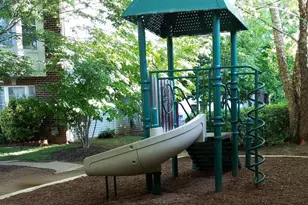 4142 Fountainside Ln, Fairfax, VA 22030 - Photo 33