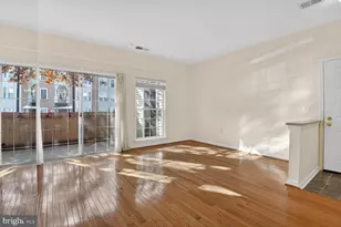 4142 Fountainside Ln, Fairfax, VA 22030 - Photo 9