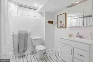 6539 Oakwood Dr, Falls Church, VA 22041 - Photo 23