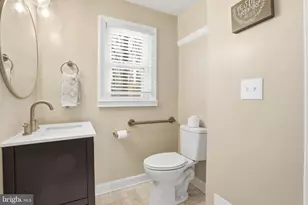 6539 Oakwood Dr, Falls Church, VA 22041 - Photo 15