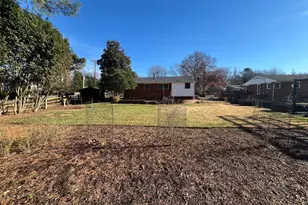 401 Moorefield Rd SW, Vienna, VA 22180 - Photo 3