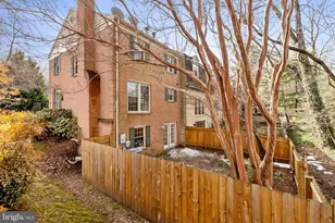 10360 Hampshire Green Ave, Fairfax, VA 22032 - Photo 41