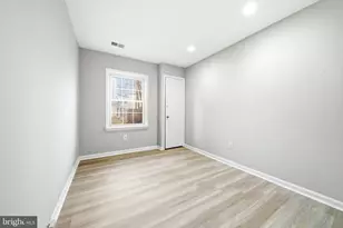 10360 Hampshire Green Ave, Fairfax, VA 22032 - Photo 21