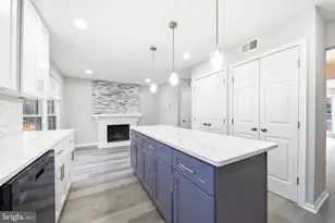 10360 Hampshire Green Ave, Fairfax, VA 22032 - Photo 3