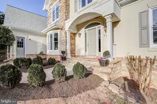 710 Parrish Farm Ln, Great Falls, VA 22066 - Photo 3