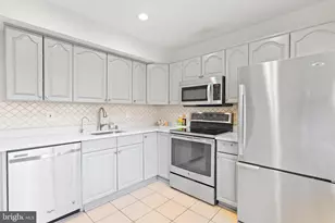 2716 Glengyle Dr, Vienna, VA 22181 - Photo 17