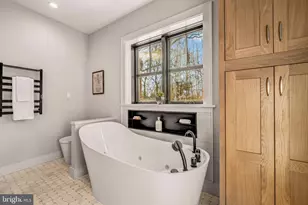 5921 Chesterbrook Rd, McLean, VA 22101 - Photo 49