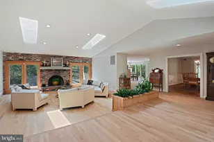 951 Captain Hickory Dr, Great Falls, VA 22066 - Photo 5