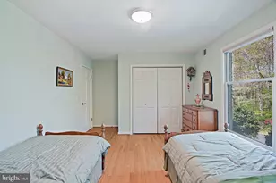 951 Captain Hickory Dr, Great Falls, VA 22066 - Photo 25