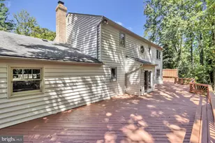 987 Old Holly Dr, Great Falls, VA 22066 - Photo 7