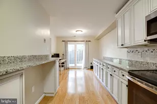 10605 Summer Oak Ct, Burke, VA 22015 - Photo 11