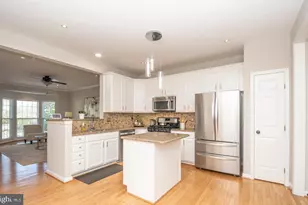 2558 Banshire Dr, Herndon, VA 20171 - Photo 17