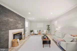 7526 Oldham Way, Alexandria, VA 22315 - Photo 9