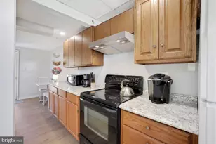 8418 Stonewall Dr, Vienna, VA 22180 - Photo 15