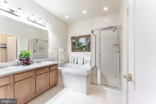 12153 Caldicot Ln, Fairfax, VA 22030 - Photo 17