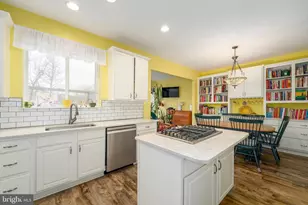 13082 Park Crescent Cir, Herndon, VA 20171 - Photo 25