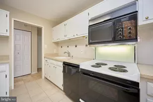 2300 Pimmit Dr, Falls Church, VA 22043 - Photo 7