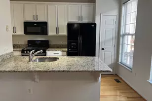 5925 Kirkcaldy Ln, Alexandria, VA 22315 - Photo 9