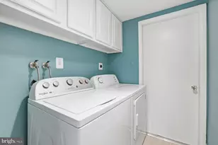 5948 Hall St, Springfield, VA 22152 - Photo 17