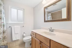 5948 Hall St, Springfield, VA 22152 - Photo 27