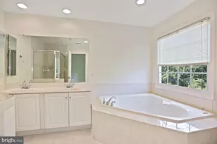 1614 Leeds Castle Dr, Vienna, VA 22182 - Photo 23